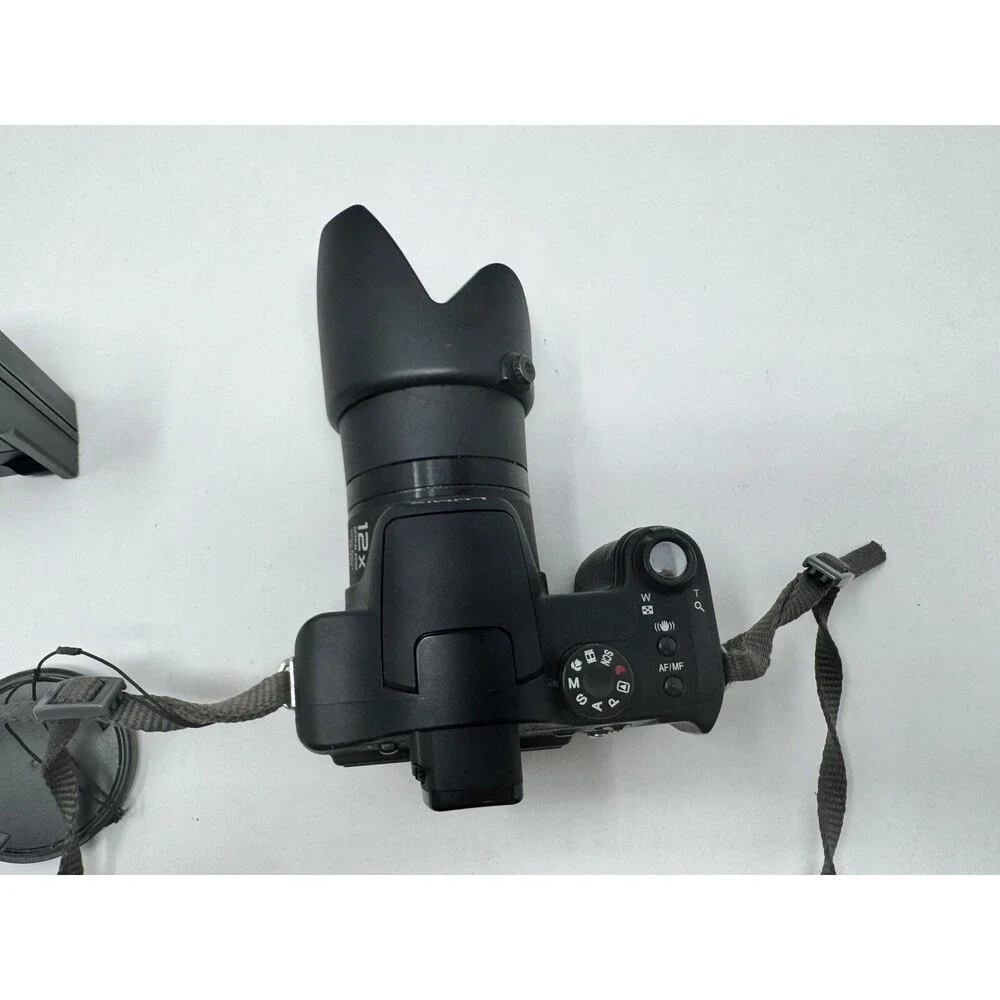 Panasonic Lumix DMC-FZ7 6.0MP Digital Bridge Camera Black w/ Charger & Lens Hood